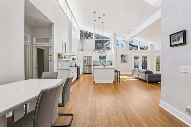 4204 W JETTON AVENUE, Tampa, FL 33629