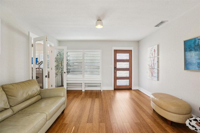 4204 W JETTON AVENUE, Tampa, FL 33629