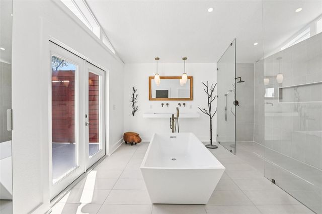 4204 W JETTON AVENUE, Tampa, FL 33629