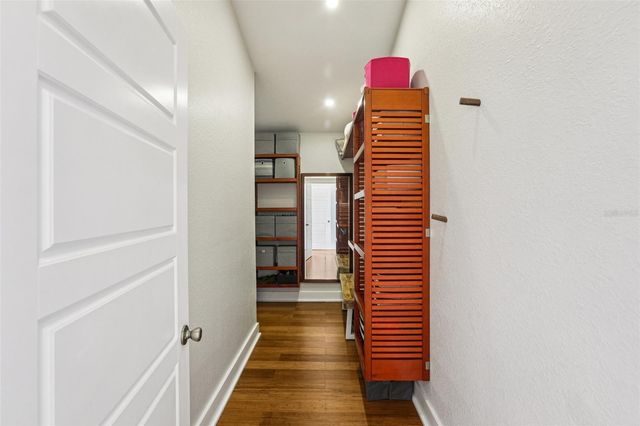 4204 W JETTON AVENUE, Tampa, FL 33629