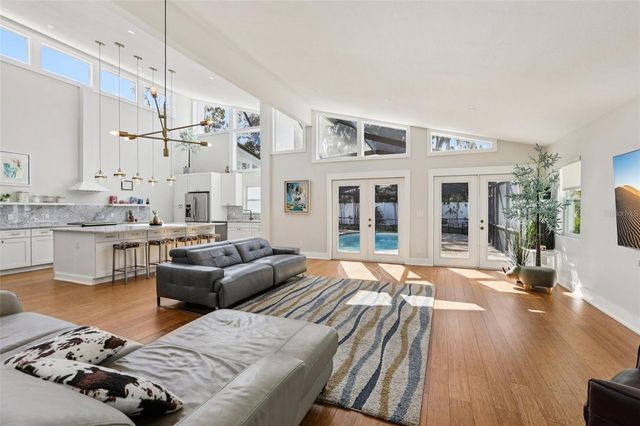 4204 W JETTON AVENUE, Tampa, FL 33629