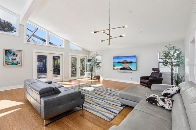 4204 W JETTON AVENUE, Tampa, FL 33629