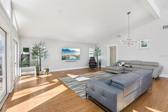 4204 W JETTON AVENUE, Tampa, FL 33629