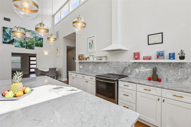 4204 W JETTON AVENUE, Tampa, FL 33629