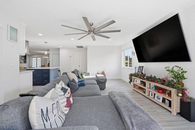 5450 SW 18th St, Plantation, FL 33317