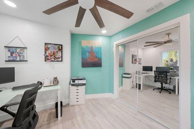 5450 SW 18th St, Plantation, FL 33317