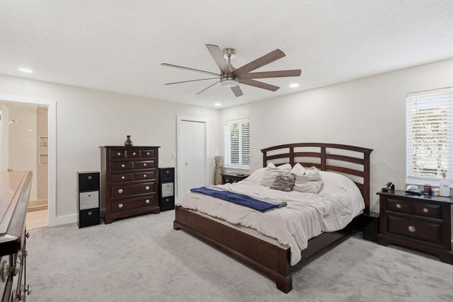 5450 SW 18th St, Plantation, FL 33317