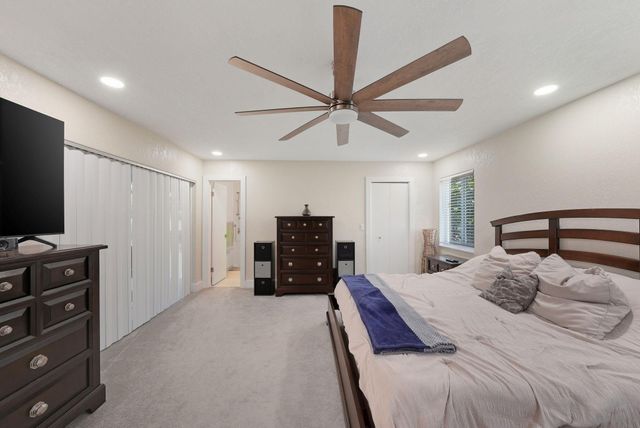 5450 SW 18th St, Plantation, FL 33317