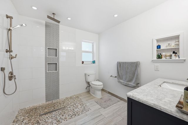 5450 SW 18th St, Plantation, FL 33317