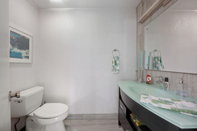 5450 SW 18th St, Plantation, FL 33317