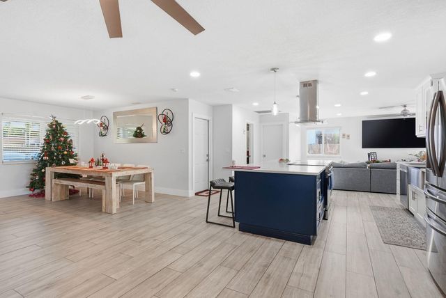 5450 SW 18th St, Plantation, FL 33317