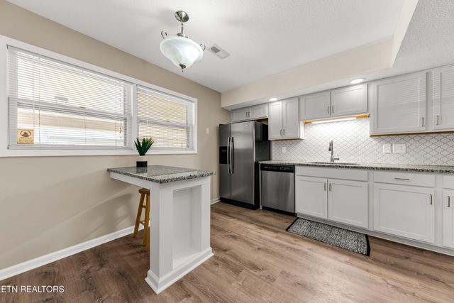 8707 Olde Colony Tr 13, Knoxville, TN 37923