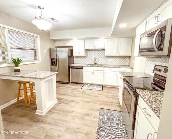 8707 Olde Colony Tr 13, Knoxville, TN 37923