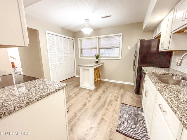 8707 Olde Colony Tr 13, Knoxville, TN 37923