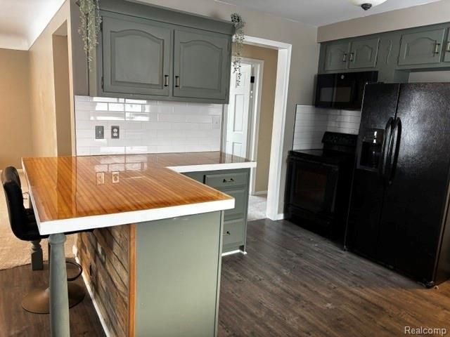 1689 Gregory Avenue, Lincoln Park, MI 48146