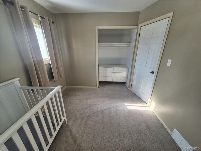 1689 Gregory Avenue, Lincoln Park, MI 48146