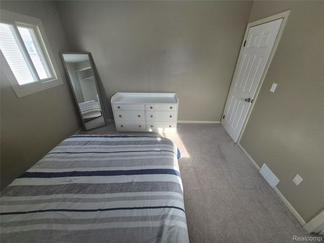 1689 Gregory Avenue, Lincoln Park, MI 48146