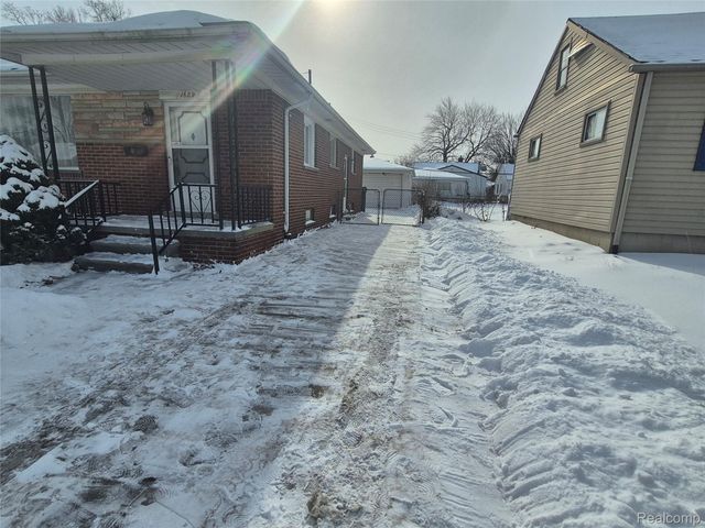 1689 Gregory Avenue, Lincoln Park, MI 48146