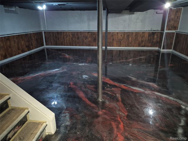 1689 Gregory Avenue, Lincoln Park, MI 48146