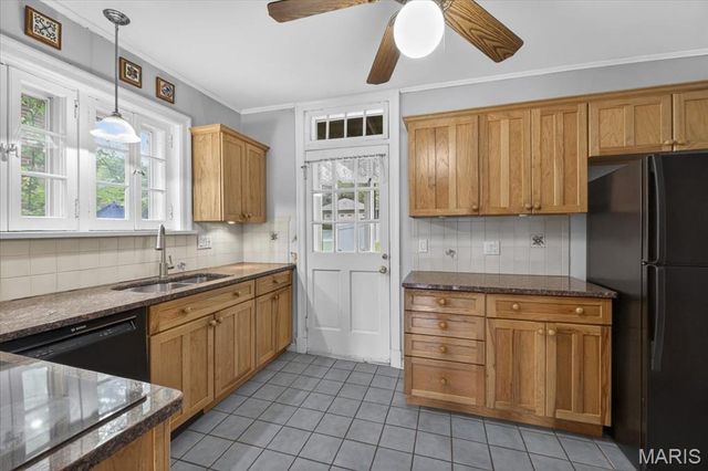 7222 Maryland Avenue, St Louis, MO 63130