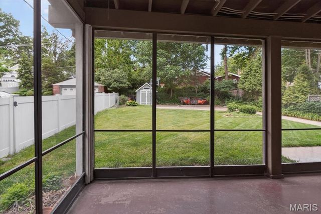 7222 Maryland Avenue, St Louis, MO 63130