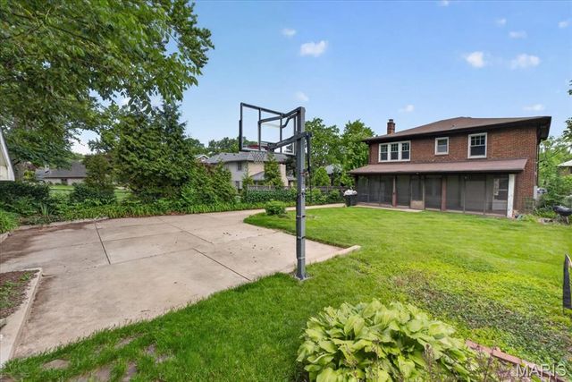 7222 Maryland Avenue, St Louis, MO 63130