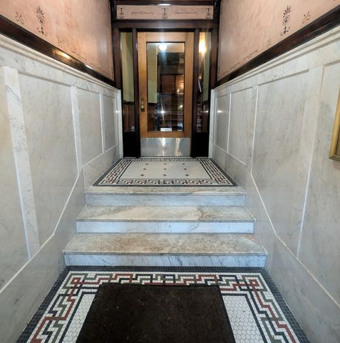 6730 S Ridgeland Avenue 1, Chicago, IL 60649
