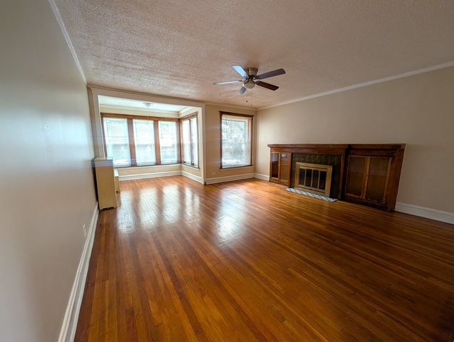6730 S Ridgeland Avenue 1, Chicago, IL 60649