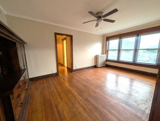 6730 S Ridgeland Avenue 1, Chicago, IL 60649