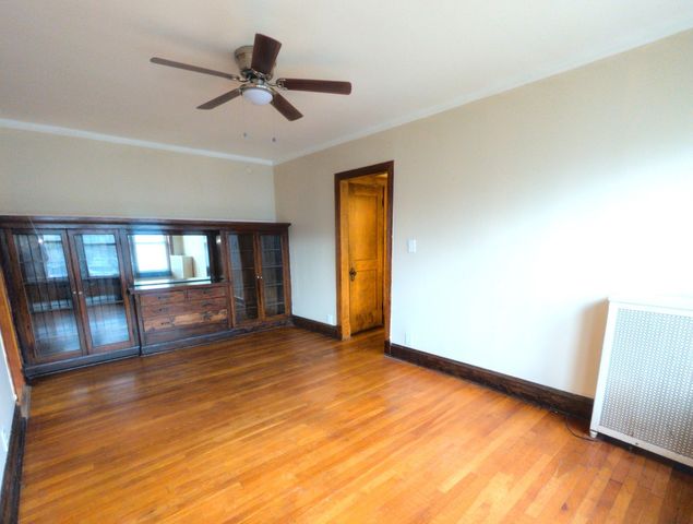 6730 S Ridgeland Avenue 1, Chicago, IL 60649
