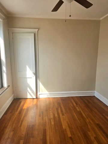 6730 S Ridgeland Avenue 1, Chicago, IL 60649