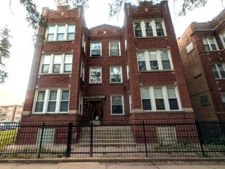 6730 S Ridgeland Avenue 1, Chicago, IL 60649