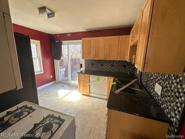 23345 Tawas Avenue, Hazel Park, MI 48030