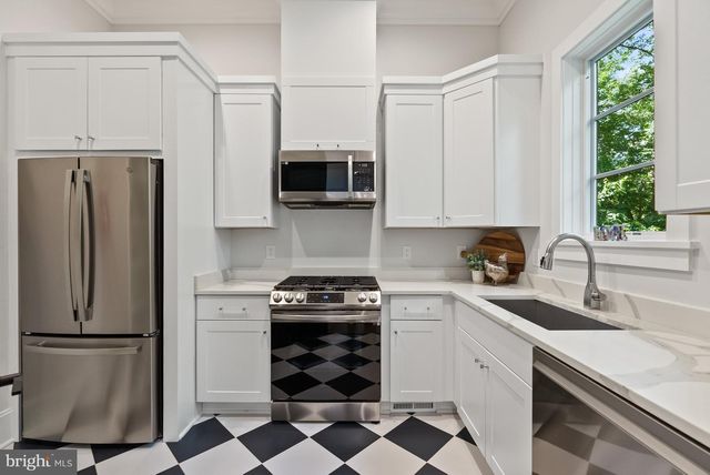 825 WHANN AVE, Mclean, VA 22101