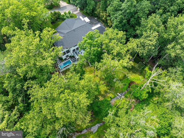 825 WHANN AVE, Mclean, VA 22101