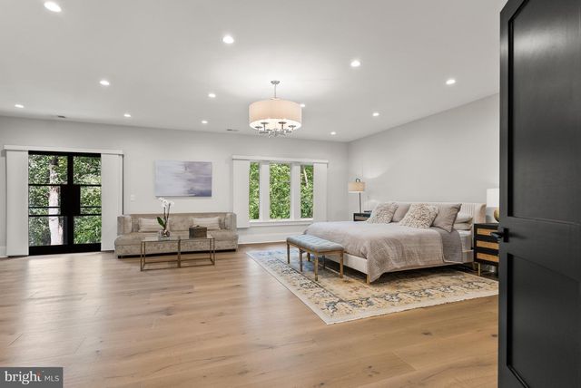 825 WHANN AVE, Mclean, VA 22101