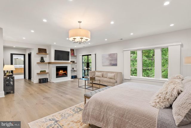 825 WHANN AVE, Mclean, VA 22101