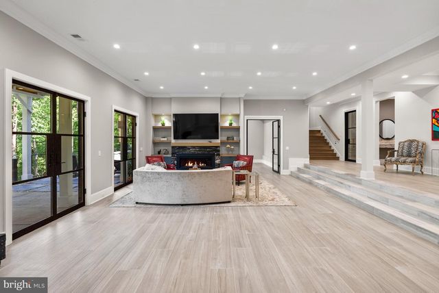 825 WHANN AVE, Mclean, VA 22101