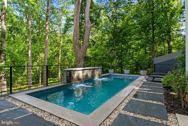 825 WHANN AVE, Mclean, VA 22101
