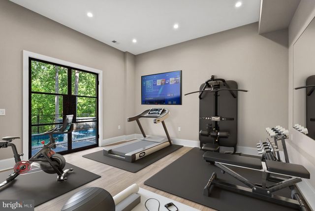 825 WHANN AVE, Mclean, VA 22101