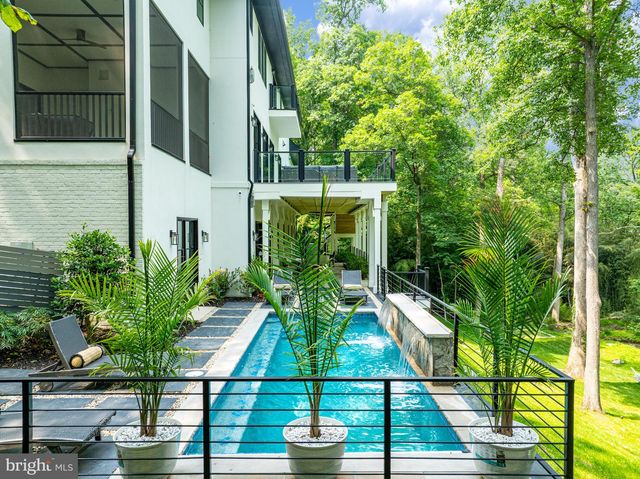 825 WHANN AVE, Mclean, VA 22101