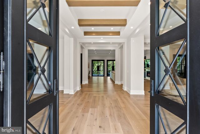 825 WHANN AVE, Mclean, VA 22101