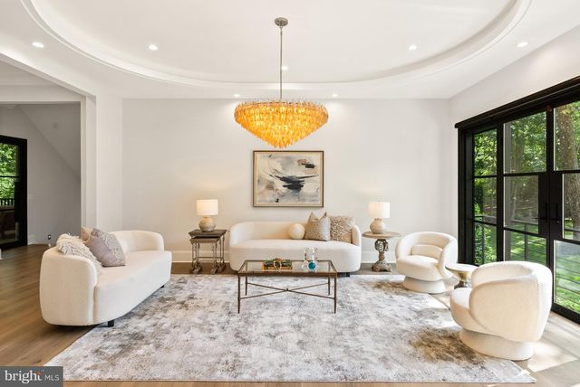 825 WHANN AVE, Mclean, VA 22101
