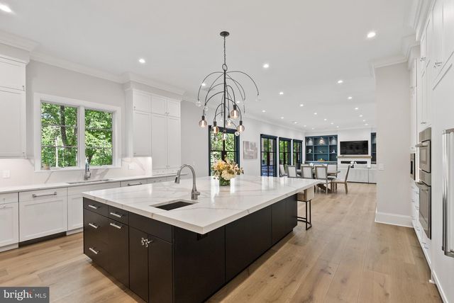 825 WHANN AVE, Mclean, VA 22101