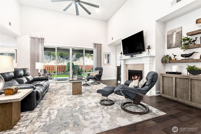 3111 Arrowroot Loop SE, Olympia, WA 98513