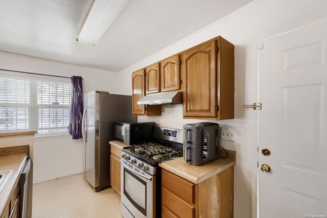 623 CLARK AVE, San Antonio, TX 78210