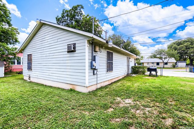 623 CLARK AVE, San Antonio, TX 78210