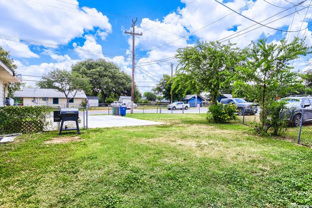 623 CLARK AVE, San Antonio, TX 78210
