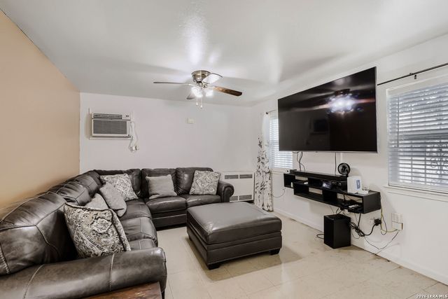 623 CLARK AVE, San Antonio, TX 78210