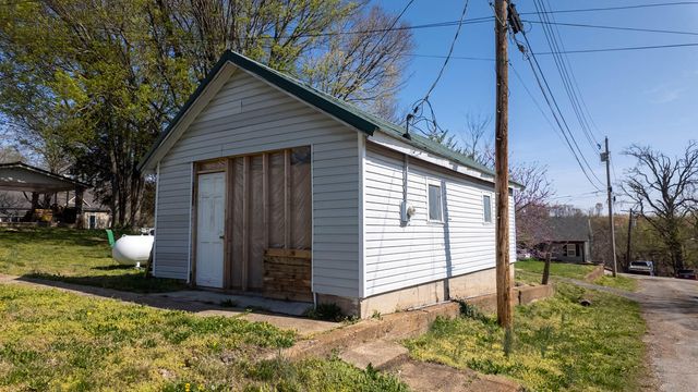 213 Arch, Thayer, MO 65791